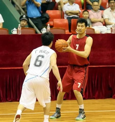 勇士板凳深度被严重质疑（外界强烈质疑勇士替补深度）