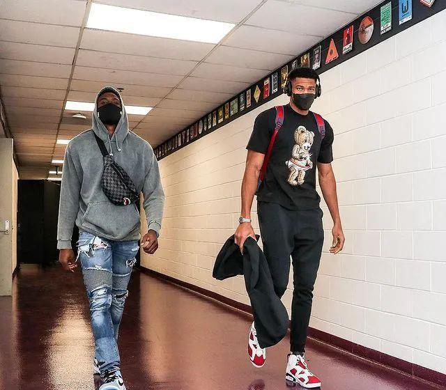 法尔克：赫内斯欣赏施洛特贝克，能否签下要看于帕的续约情况（法尔克：赫内斯青睐施洛特贝克，引进与否取决于于帕续约进展）