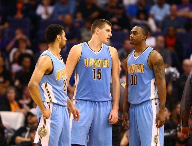 聋人篮球观赛：让我们挥动手语为运动员呐喊（看听障篮球，用手语为球员加油）