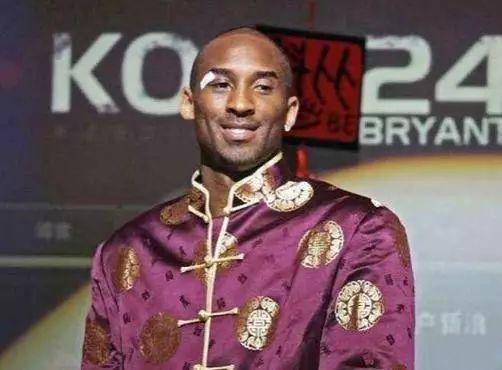 张琳芃：中超夺冠已成为过去，全力以赴打好明天的亚冠比赛（张琳芃：联赛冠军已翻篇，明日亚冠全力争胜）